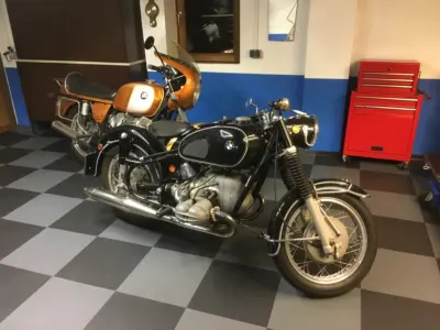Garage + workshop