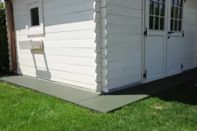 Outdoor flooring
