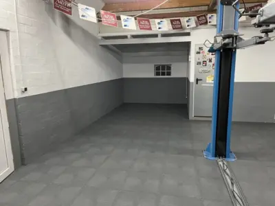 Garage + workshop