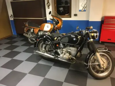 Garage + workshop