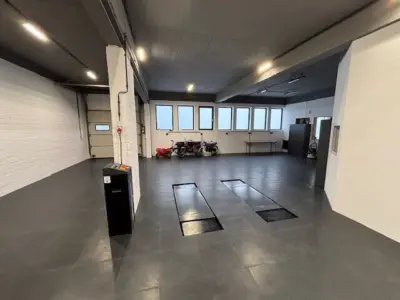 Garage + workshop