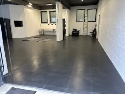 Garage + workshop
