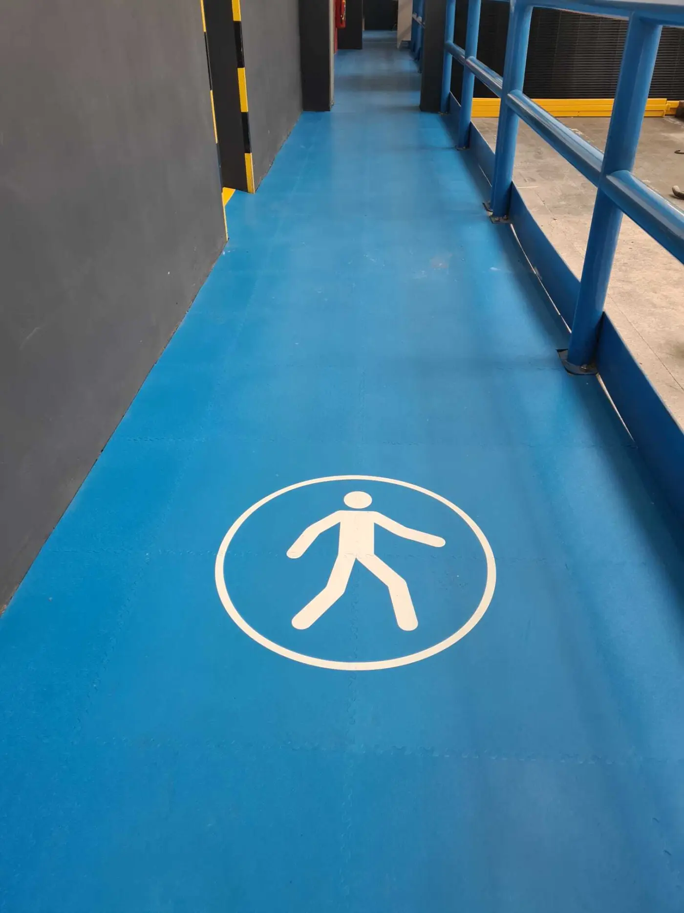 TM Mechanic Custom – Industrial floor