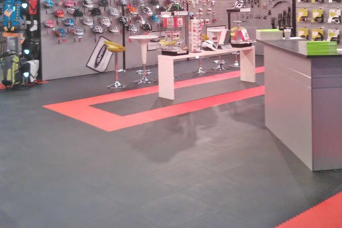 TM Commerce – Industrial floor
