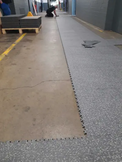 Passage area (warehouse/production)